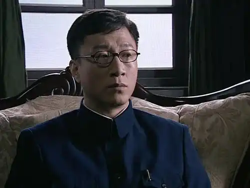 他的事迹比余则成还要传奇,潜伏了足有32年,被同乡告发后牺牲
