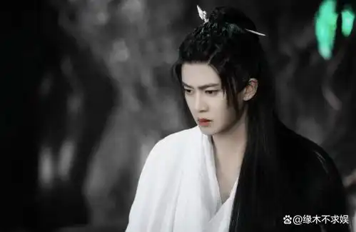 任嘉伦终于要尝试新题材了传新剧和以往风格不一样加班也要追