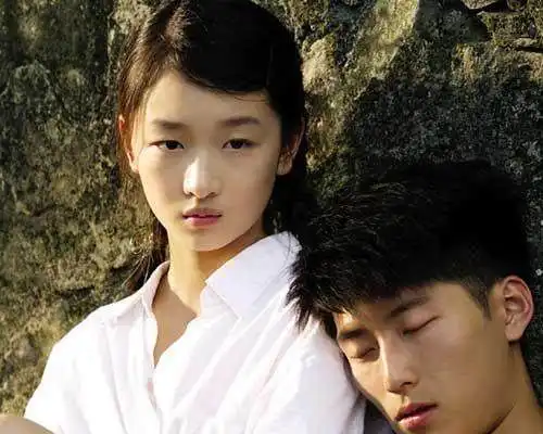 周冬雨长相一般,身材平平,为啥这么多导演喜欢找她演戏