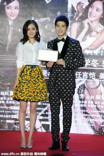 时代姐妹花出席小时代4造型各有千秋
