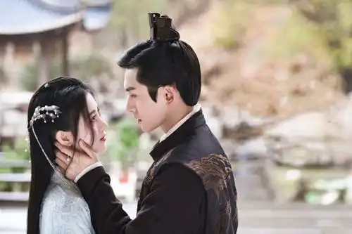 如意芳霏鞠婧祎和张哲瀚再度合作,同样的配方,升级的甜蜜
