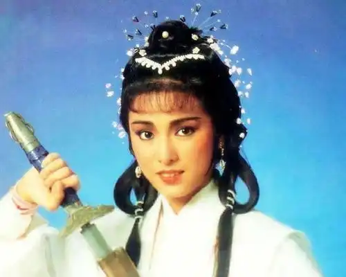 63岁米雪晒与82岁谢贤同框照时隔22年,两人颜值不减当年