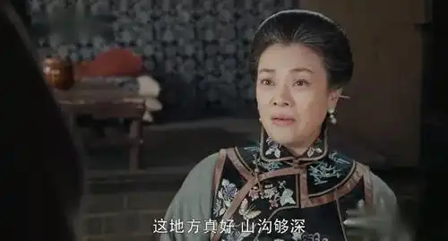 娘道隆万氏欲杀害隆夫人找到金库,最后抱着金条死在瑛娘手里
