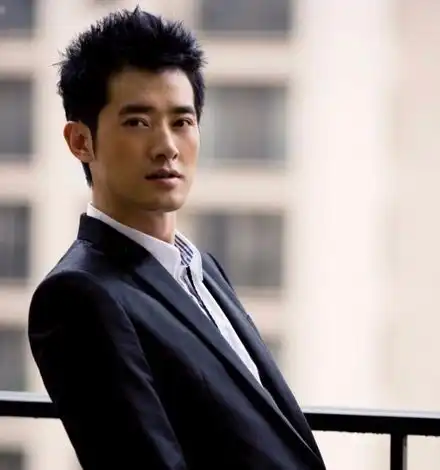 张宇宣布无限期停工,盘点曾经主动离开娱乐圈的多位明星
