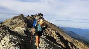 美三名背包客穿越太平洋屋脊步道带你领略美景
