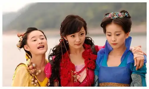 古装丑男整容女演员越来越多求求你们快学学乔家的儿女吧
