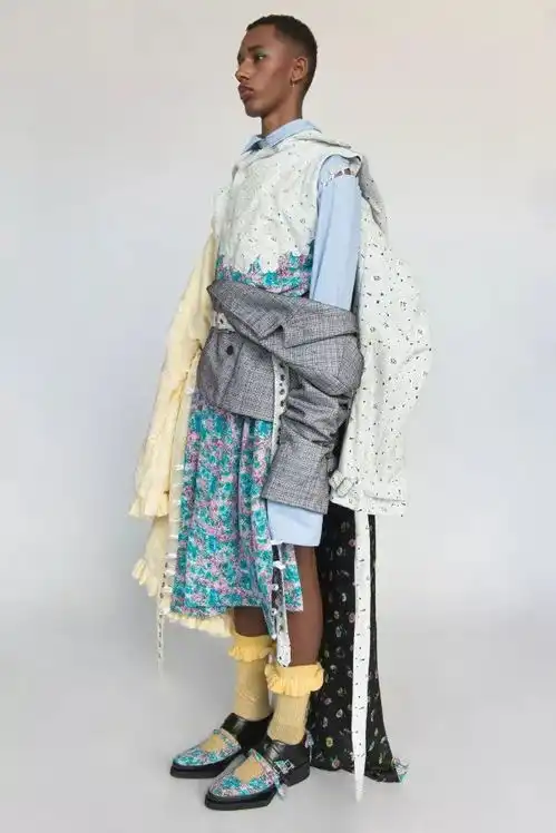 从灵感到成衣安特卫普学生作品竟大尺度谈论经典电影lolitalinus用行动告诉我们艺术没有边界
