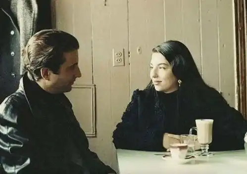 拿了最烂演技奖后,她靠当导演登上奥斯卡
