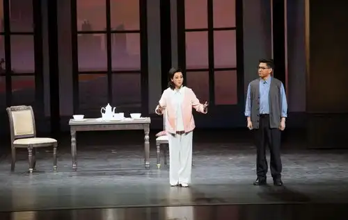 弘扬新时代工匠精神原创现代京剧东方大港首演
