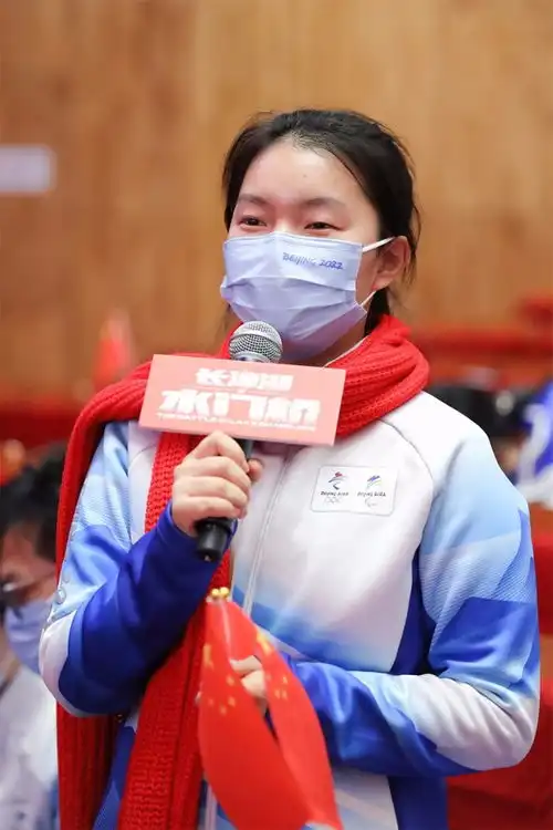 长津湖之水门桥主创走进北大致敬钢七连精神