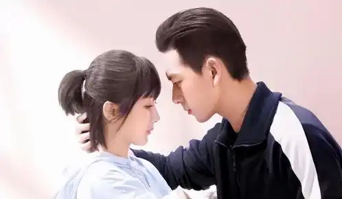 当初那个42岁阿姨倒追25岁健身教练,执意与其结婚生子,如今咋样