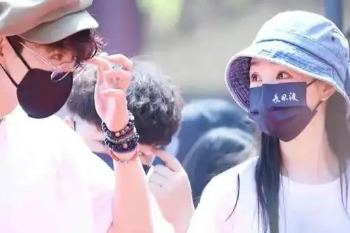 站姐发长风渡双人cp剧照,白敬亭小号点赞,要准备官宣了