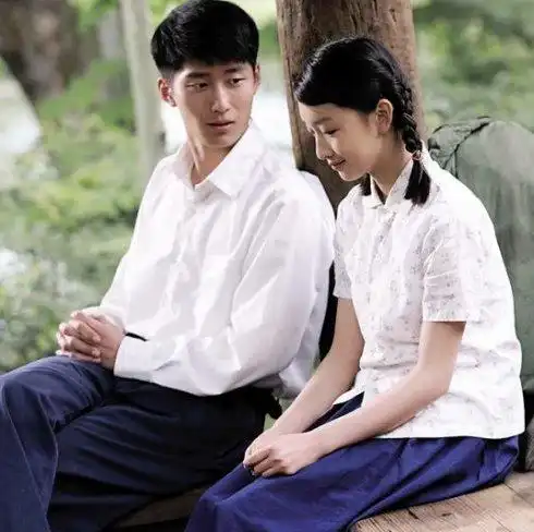 同演山楂树之恋出道,周冬雨夺金马奖影后,而她却默默无闻