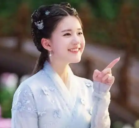 且试天下开机不见男主,杨洋放鸽子被猜是嫌赵露思咖位小
