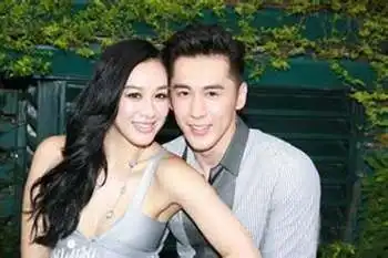 张伦硕京剧婚纱照钟丽缇张伦硕婚纱照钟丽缇第三次踏入婚姻
