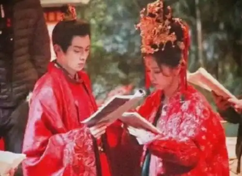 七世吉祥未播先火,最新路透曝光后,杨超越凭借婚服火出圈