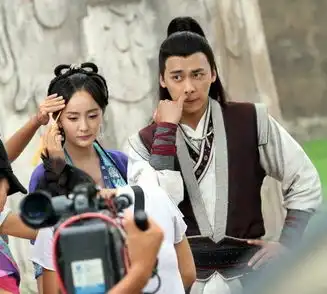 古剑奇谭曝片场花絮杨幂搞怪晒基友照图
