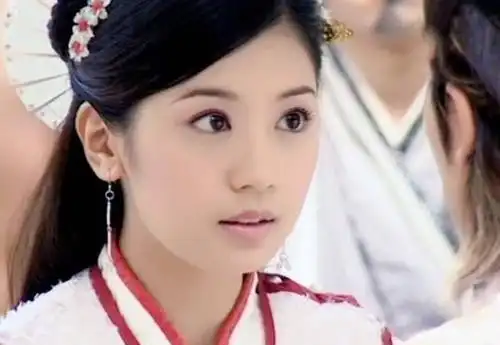 贾静雯14岁就开始拍广告,31岁嫁入豪门,离婚后再嫁小9岁演员
