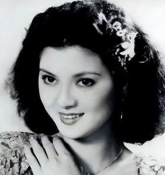 谢玲玲嫁百亿豪门,生5胎遭王祖贤插足,得婆婆袒护获4亿分手费