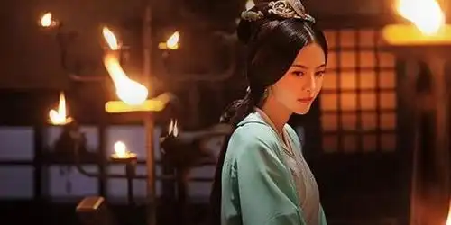 曹操逝世后,曹丕如何对待后宫佳丽不仁义之举,母亲骂他是畜生
