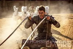 帝国杂志曝宾虚新剧照马车大战堪比f1比赛
