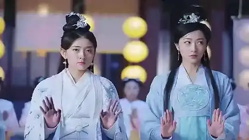 双世宠妃穿越女被太子妃陷害,两个霸道王爷抢着护,太幸福了