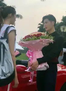 甜蜜暴击花絮关晓彤怒了,泼王嘉一脸水