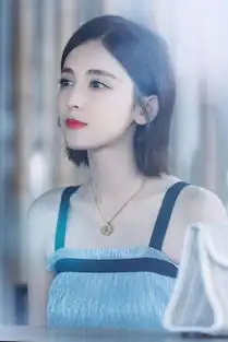 多面女神古力娜扎,温婉俏皮诠释多面真我
