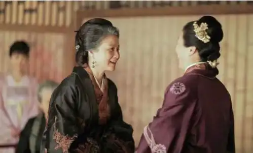 知否,贺老太太没有帮明兰对付曹锦绣,是对贺弘文最大的爱
