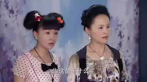 回家的诱惑,宝莲看到品如哥哥眼睛都发亮,还要他的电话
