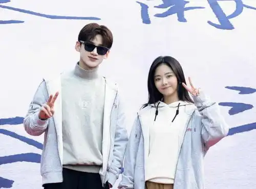 亲爱的麻洋街热播中,谭松韵就有新剧开机,男主还是老熟人