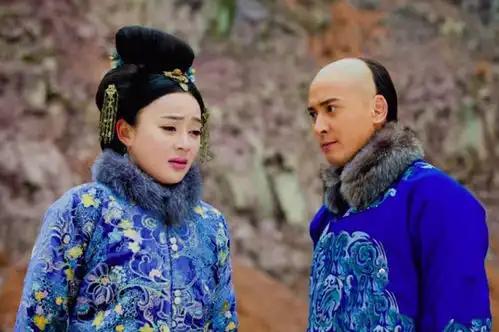 美人无泪中多尔衮对待玉儿的感情是怎么样的
