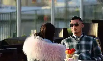 我们相爱吧周冬雨探班余文乐前女友项链引猜忌