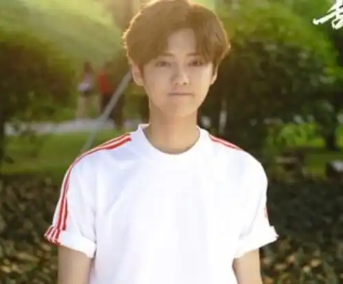 鹿晗和关晓彤几乎很少同框,他们之间的感情变淡了吗