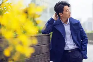 组图黄轩演绎都市暖男范随性街拍散发魅力