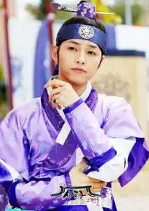 从小就是优质美男太阳的后裔宋仲基成撩妹圣手
