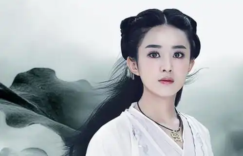迪丽热巴是当红女星里唯一没有爆剧的人,30岁前能成功吗
