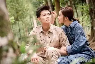 只为遇见你她们是同父异母的姐妹,却也是互相反感的情敌
