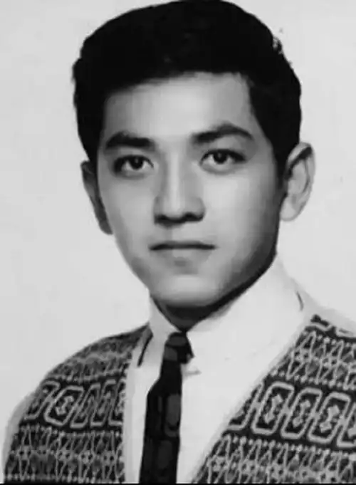 演员尔冬升导演年轻帅照曝光,神似吴亦凡,而他的大哥更帅