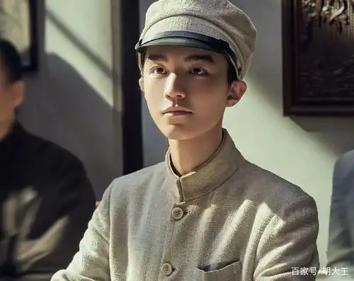 知名编剧点评1921,依赖流量明星会失败,电影界需要反思
