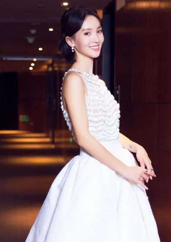 复合是不可能的看金晨带你学习文艺少女穿搭攻略张图
