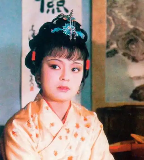 红楼梦第五十五回一个细节,体现了曹公对宝钗的肯定和推崇
