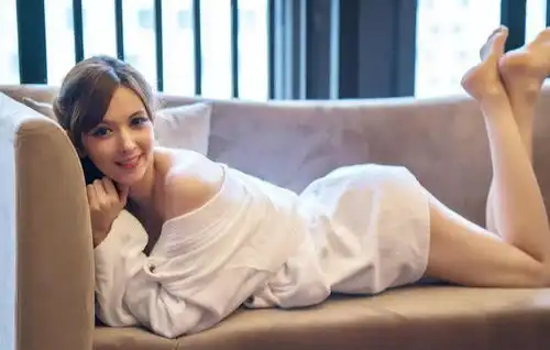 跟波多老师比,泷泽萝拉真的没有演技,花几百万请你拍的是什么