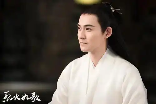 他都43岁了还奋战在偶像剧,男女主加起来80岁的现偶你嗑得动吗
