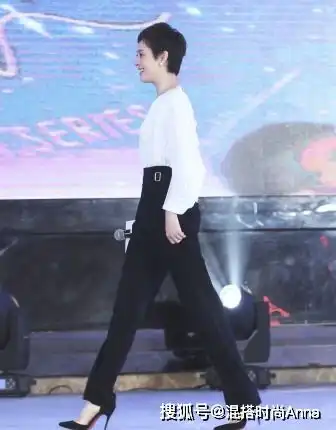 孙俪新剧理想之城开机t恤短裤好减龄,不逊色小16岁杨超越