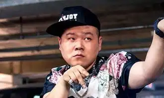 细数煎饼侠客串大咖大鹏柳岩曾志伟郑恺