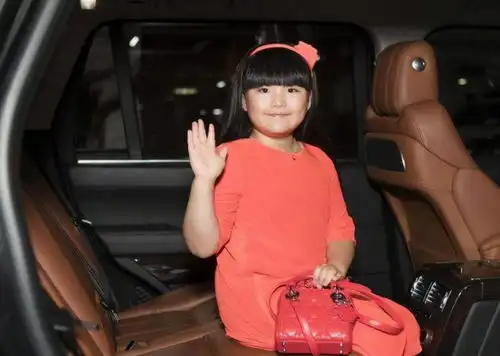 王诗龄每月花65万,被富养长大的她咋样了早已成人生赢家