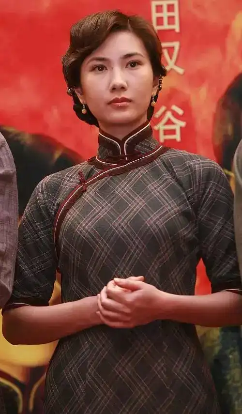 38岁边潇潇嫁金牌导演,今怀二胎生活滋润,只可惜了印小天
