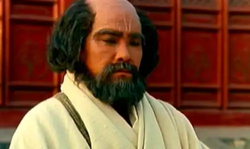 金庸笔下此人武功二流,唯一战绩是与人打平,却被捧成了武林神话
