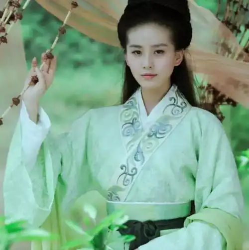 当今四小花旦,就她在走下坡路,网友你曾经可是高产女王啊
